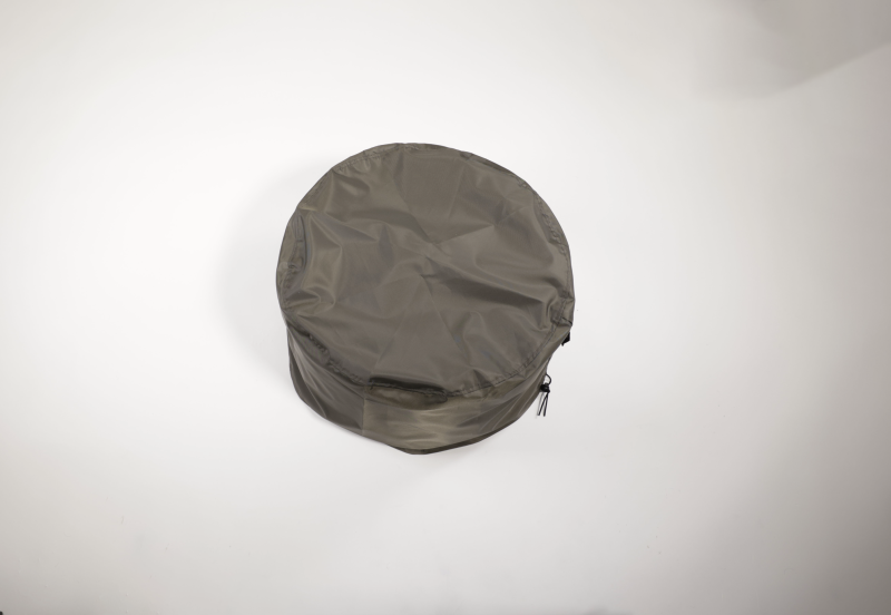 Zestaw Żeliwne, bezdymne, z wentylacją palenisko okrągłe Firefly z pokrowcem i pokrywą