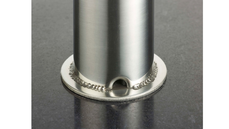 Parasolbase-granite-detail-draining_hole_parasolbase_pole-Platinum.jpg