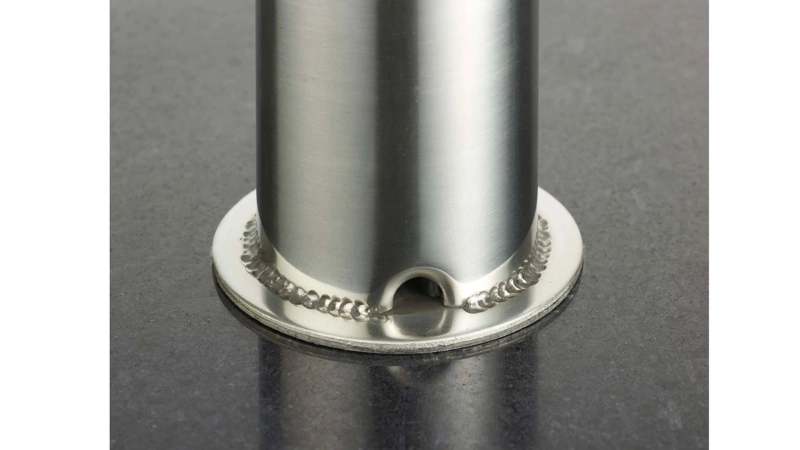 Parasolbase-granite-detail-draining_hole_parasolbase_pole-Platinum.jpg