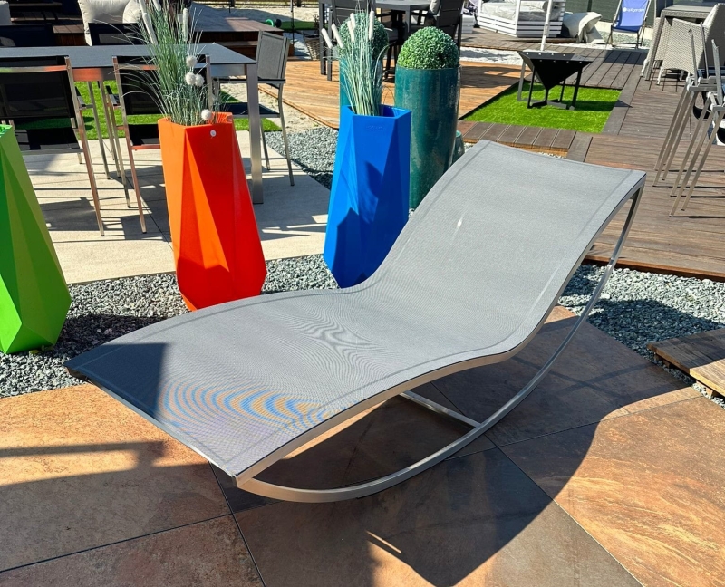 Leżak ogrodowy outlet