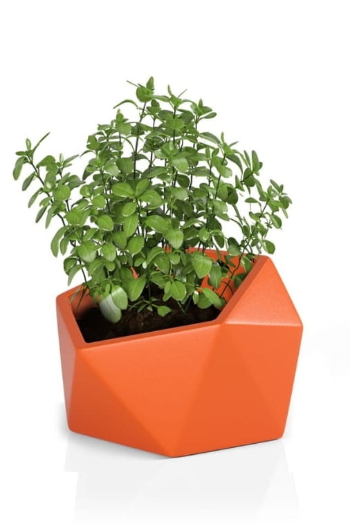 asymetryczna donica do ogrodu