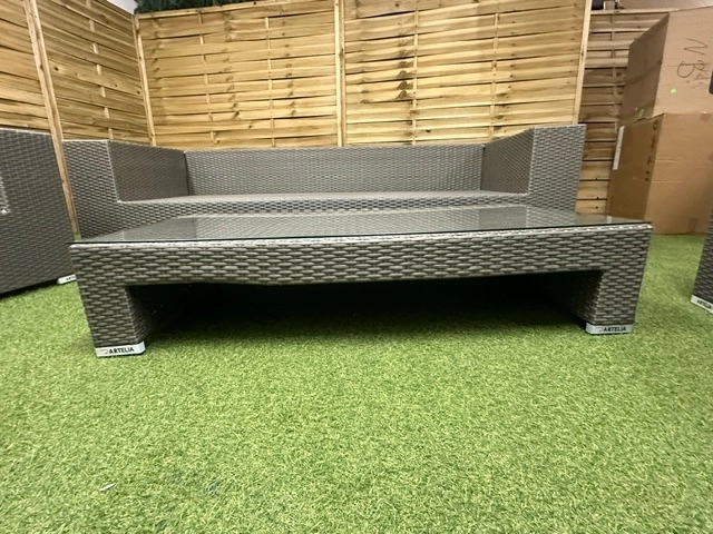 Zestaw wypoczynkowy do ogrodu ze stolikiem