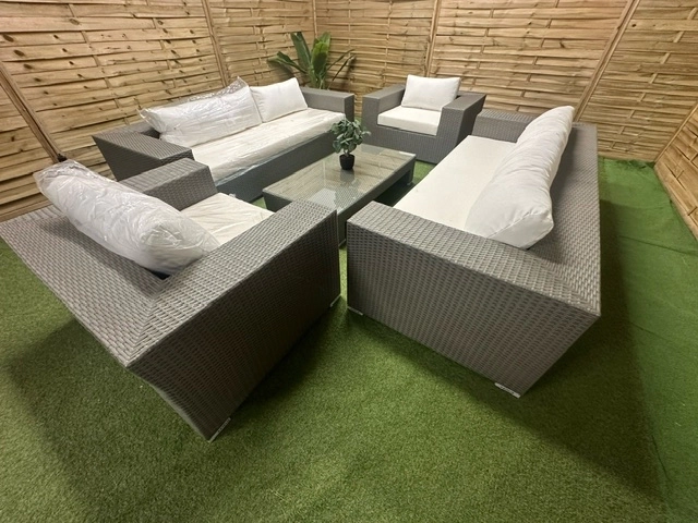 Zestaw wypoczynkowy do ogrodu ze stolikiem