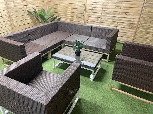 Zestaw wypoczynkowy do ogrodu ze stolikiem