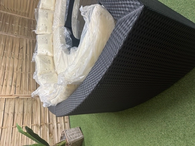 Zestaw wypoczynkowy ogrodowy + stolik i pokrowiec