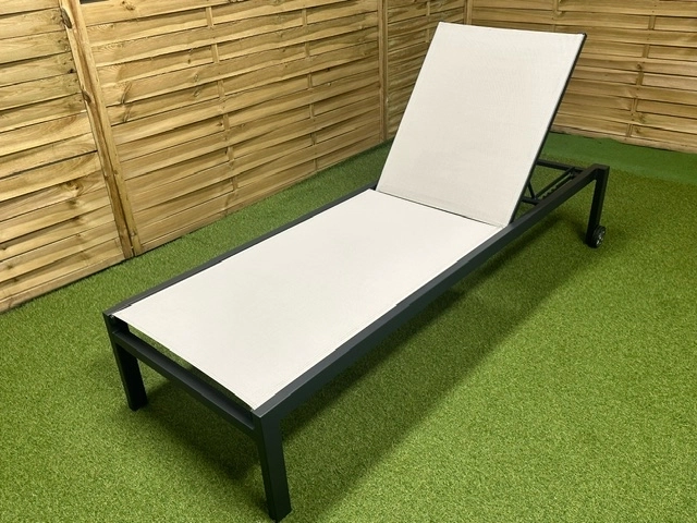 Leżak ogrodowy aluminium