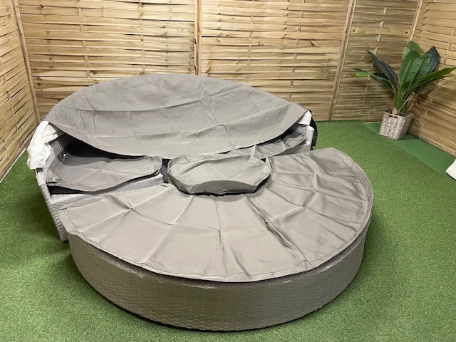 Wyspa ogrodowa księżyc pokrowiec