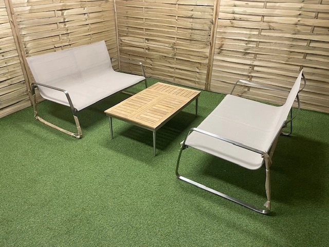 Meble ogrodowe z rozkładanym stolikiem