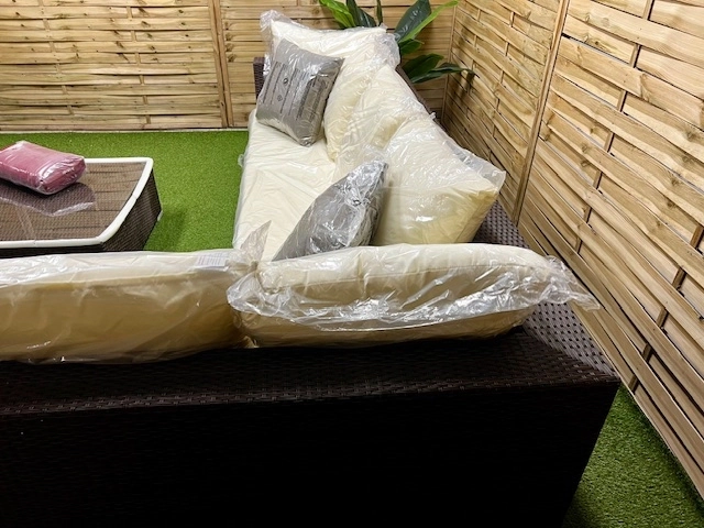 Meble ogrodowe zestaw gratis stolik poszewki pokrowce