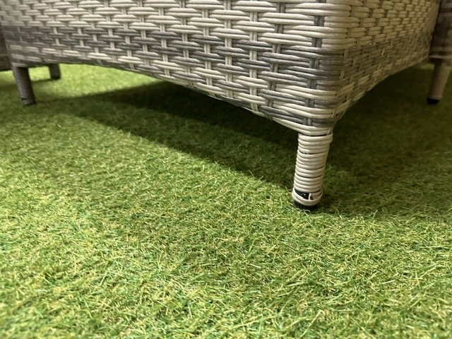 Zestaw ze stolikiem na ogród