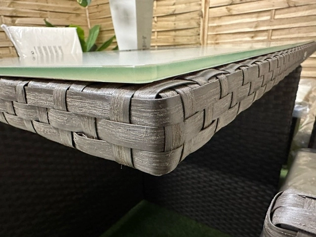 Meble ogrodowe - 4 osobowy zestaw ze stolikiem, chowany składany rattanowy, białe poduszki