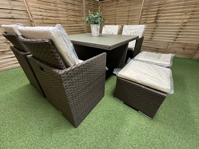 Meble ogrodowe - 4 osobowy zestaw ze stolikiem, chowany składany rattanowy, białe poduszki