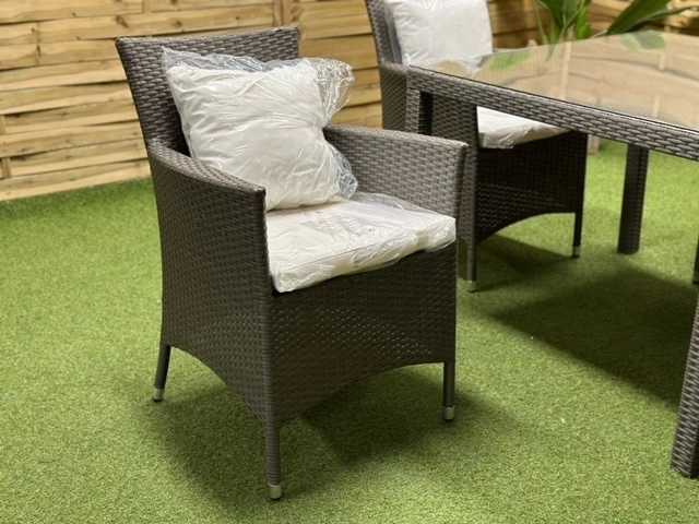 Meble ogrodowe ze stolikiem, technorattnaowe, 4 osobowe