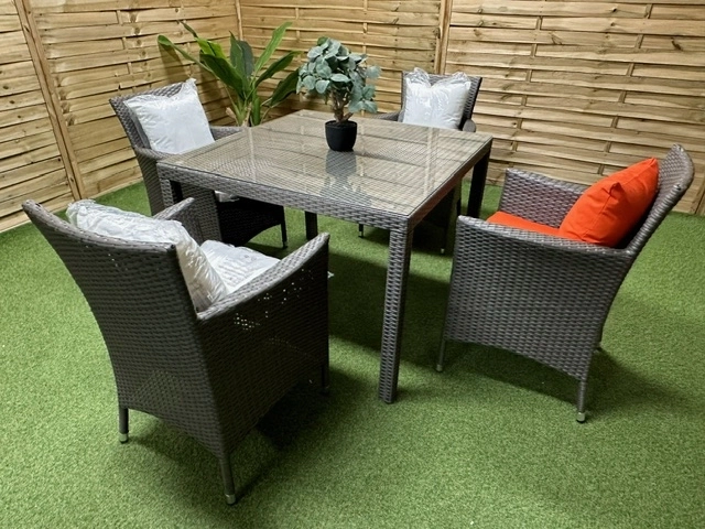 Meble ogrodowe ze stolikiem, technorattnaowe, 4 osobowe