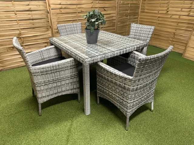 Meble ogrodowe małe ze stolikiem szklanym technorattanowe outlet super stan