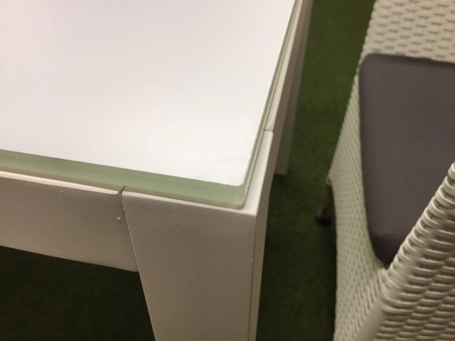 Ogrodowy zestaw stołowy outlet - stół z fotelami biały 6 osobowy