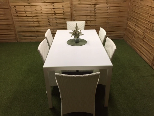 Ogrodowy zestaw stołowy outlet - stół z fotelami biały 6 osobowy