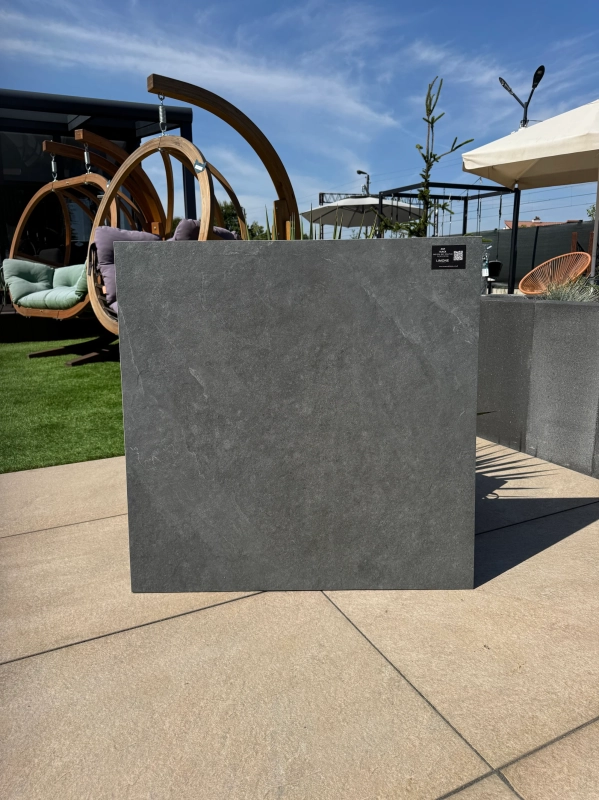 Płytka Zoya Ash Black 80x80x2cm