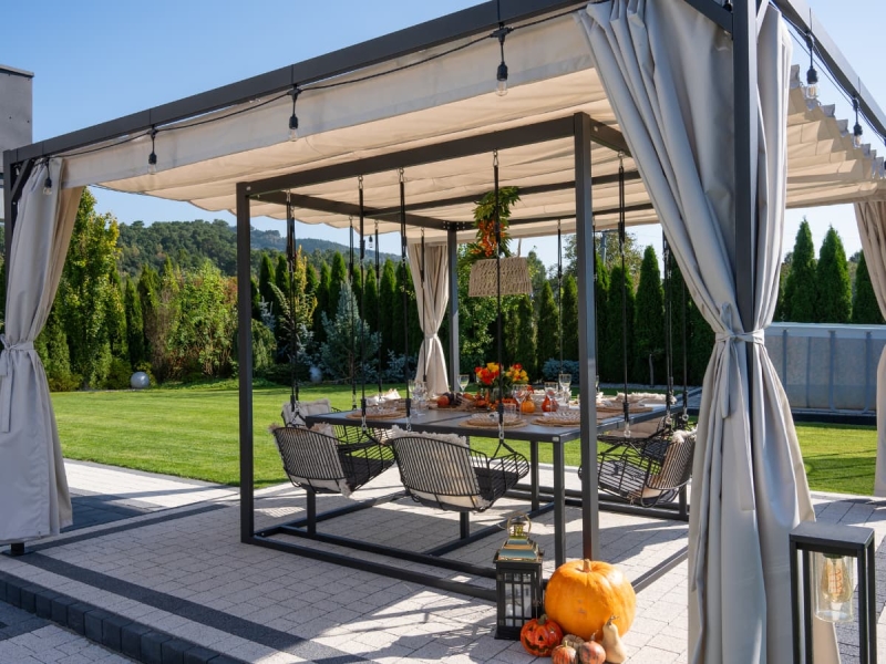 Zestaw ogrodowy 8 osobowy kwadrat, drewniane huśtawki - Swing table