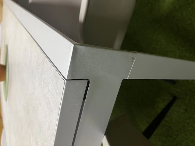 Stół 6 osobowy z kubełkowymi siedziskami i szklanym stołem - outlet