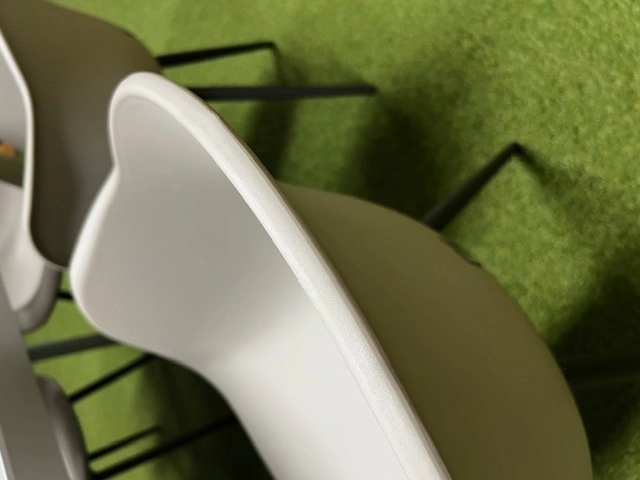 Stół 6 osobowy z kubełkowymi siedziskami i szklanym stołem - outlet